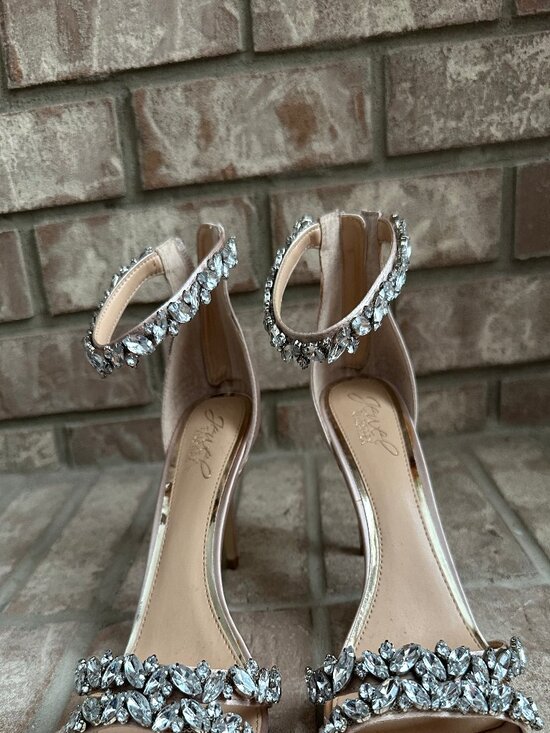 Badgley Mischka Shoes - Badgley Mischka Champayne 3" heel with Silver Jewels size 7